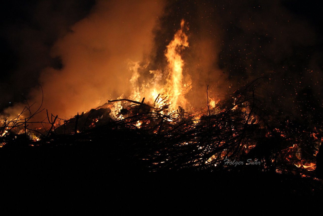 Bild 72 - Osterfeuer 2012